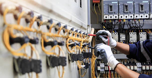 Professional Electrician technician working in Lake Wilderness, VA